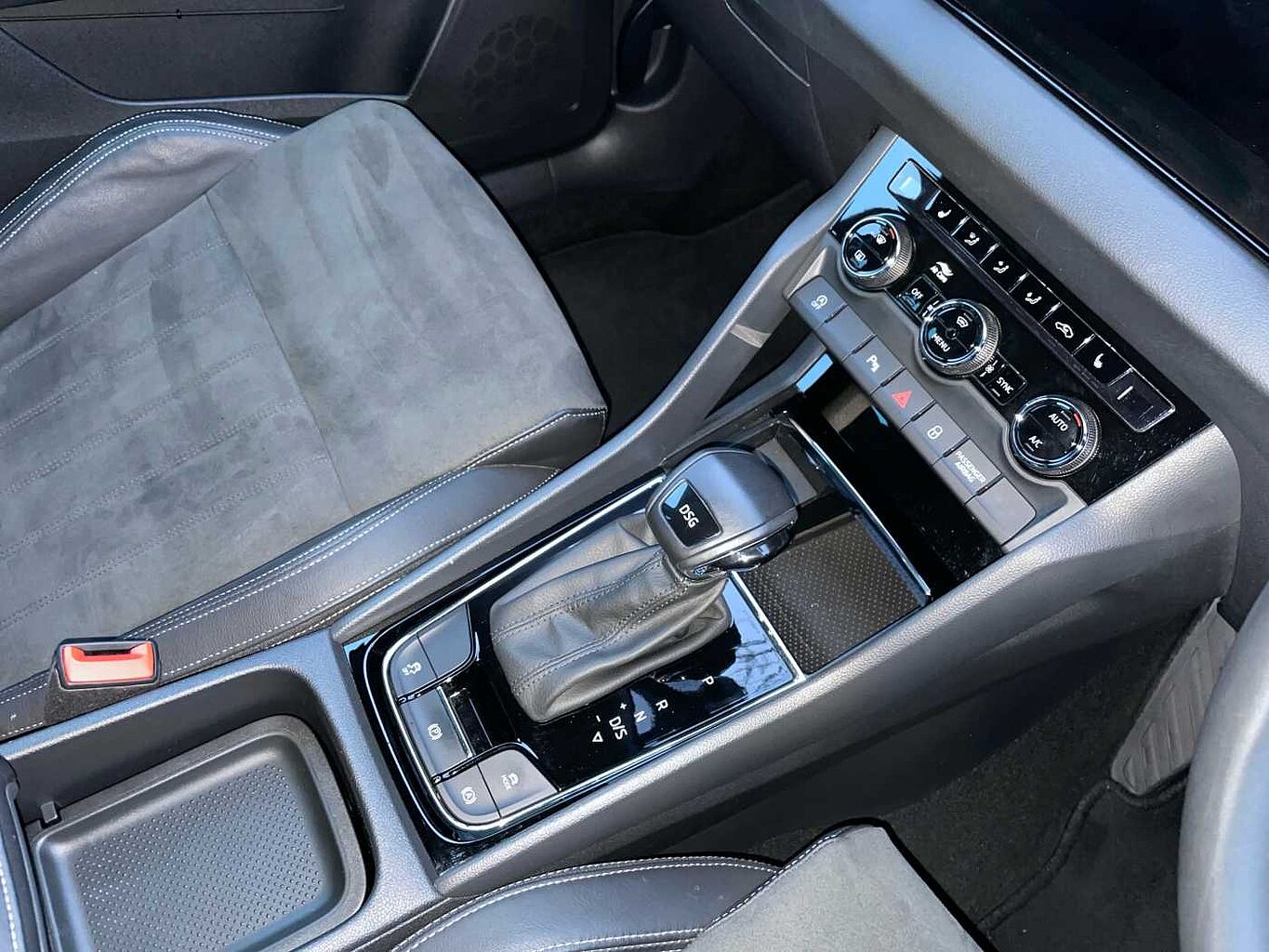 Used Skoda Karoq 2021 for sale - 76848985: Photo 12