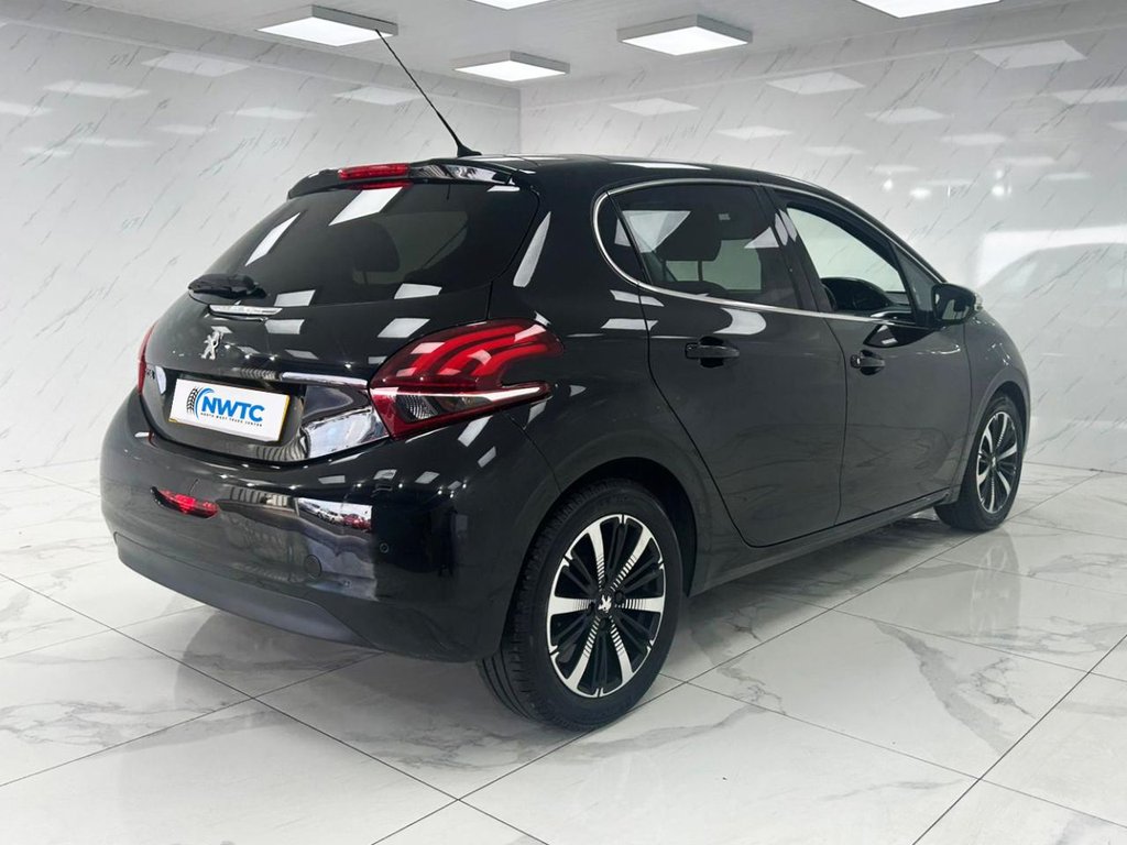 Used Peugeot 208 2018 for sale - 76569815: Photo 10