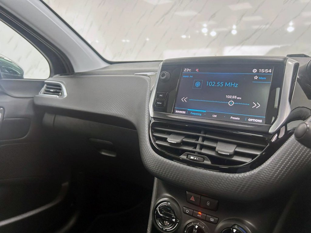 Used Peugeot 208 2018 for sale - 76569815: Photo 14