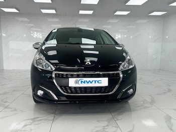 Used Peugeot 208 2018 for sale - 76569815: Photo