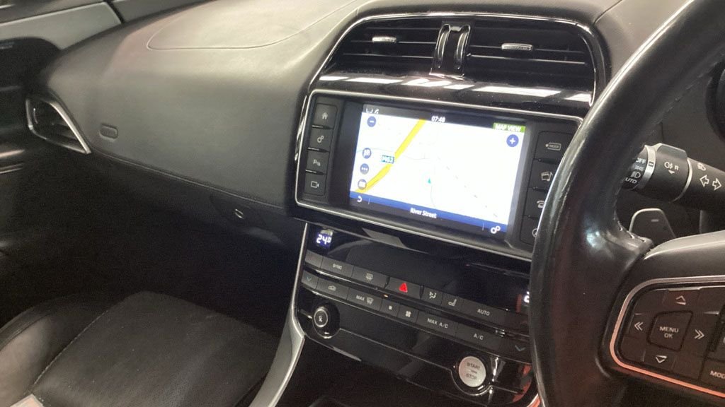 Used Jaguar XE 2015 for sale - 78212685: Photo 11