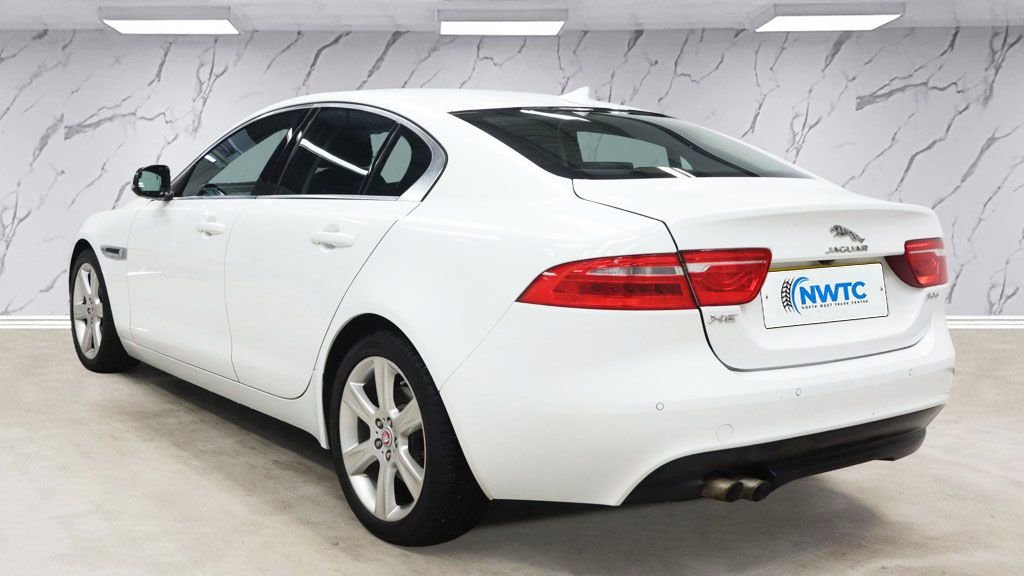 Used Jaguar XE 2015 for sale - 78212685: Photo 6