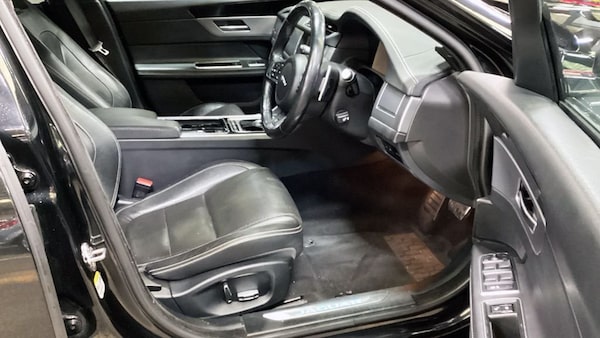 Used Jaguar XF 2019 for sale - 76267021: Photo 11