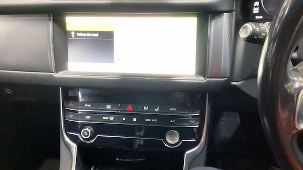 Used Jaguar XF 2019 for sale - 76267021: Photo 9