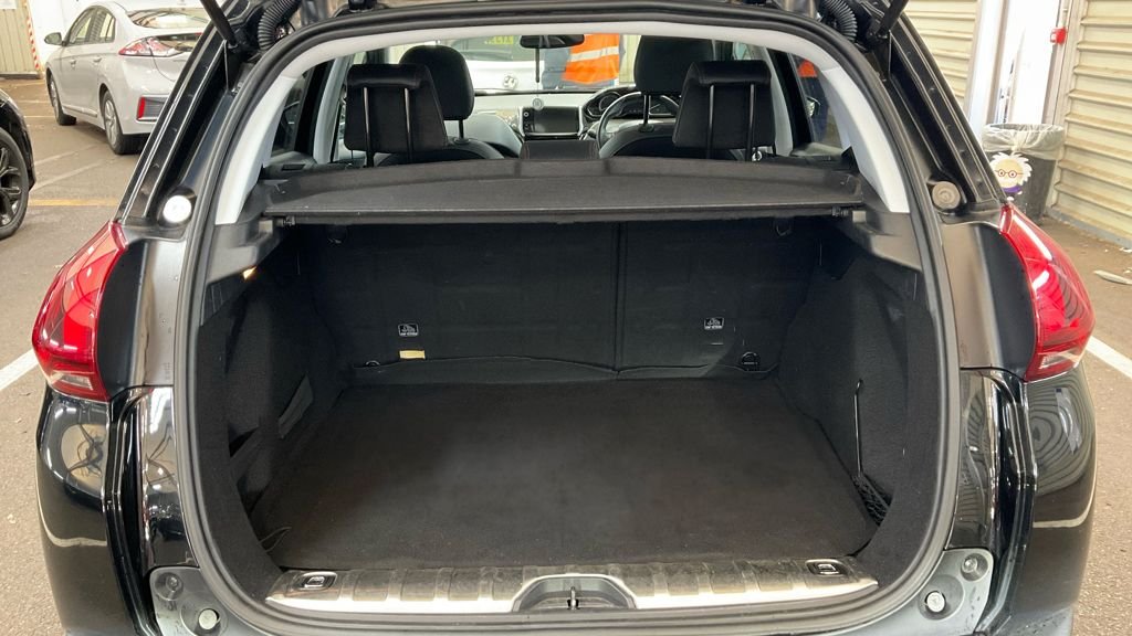 Used Peugeot 2008 2018 for sale - 76482366: Photo 11