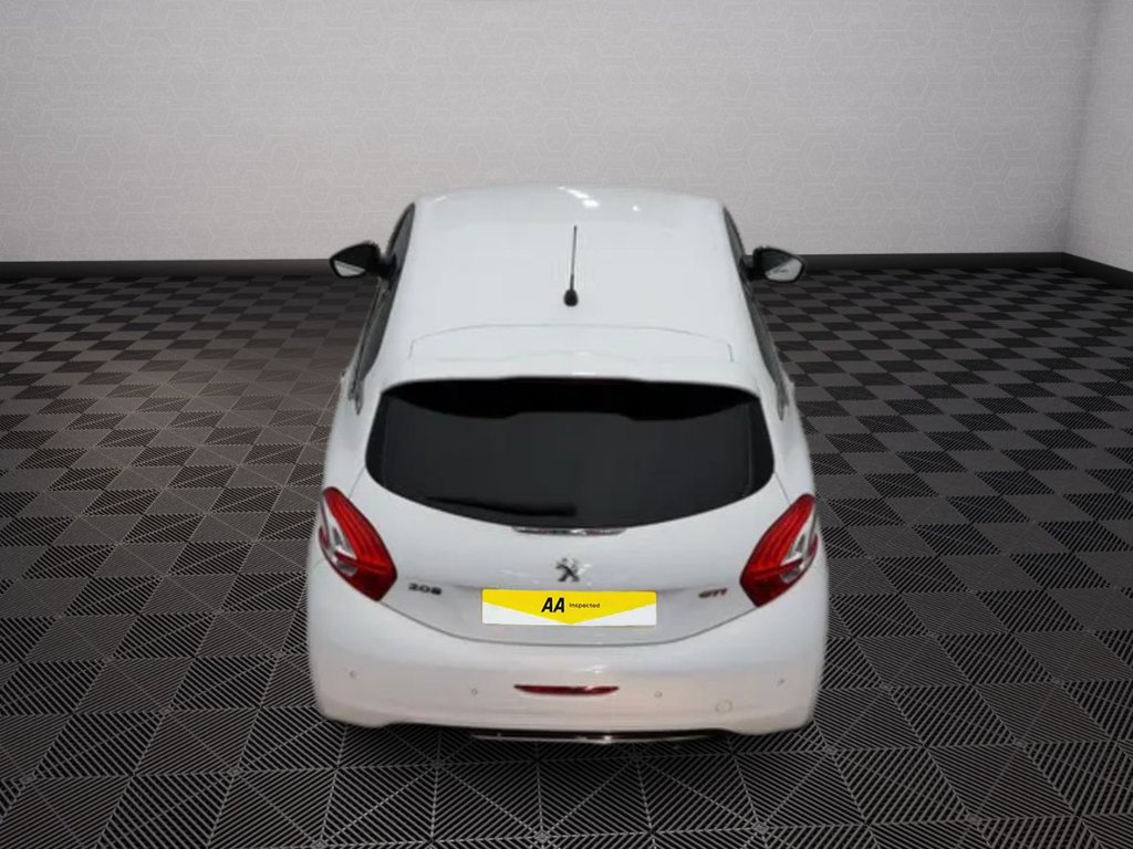 Used Peugeot 208 2014 for sale - 77583136: Photo 5