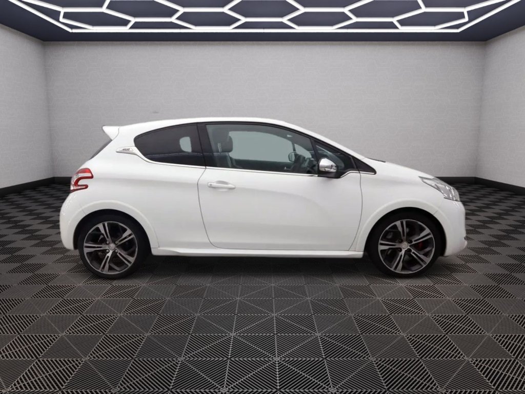 Used Peugeot 208 2014 for sale - 77583136: Photo 8