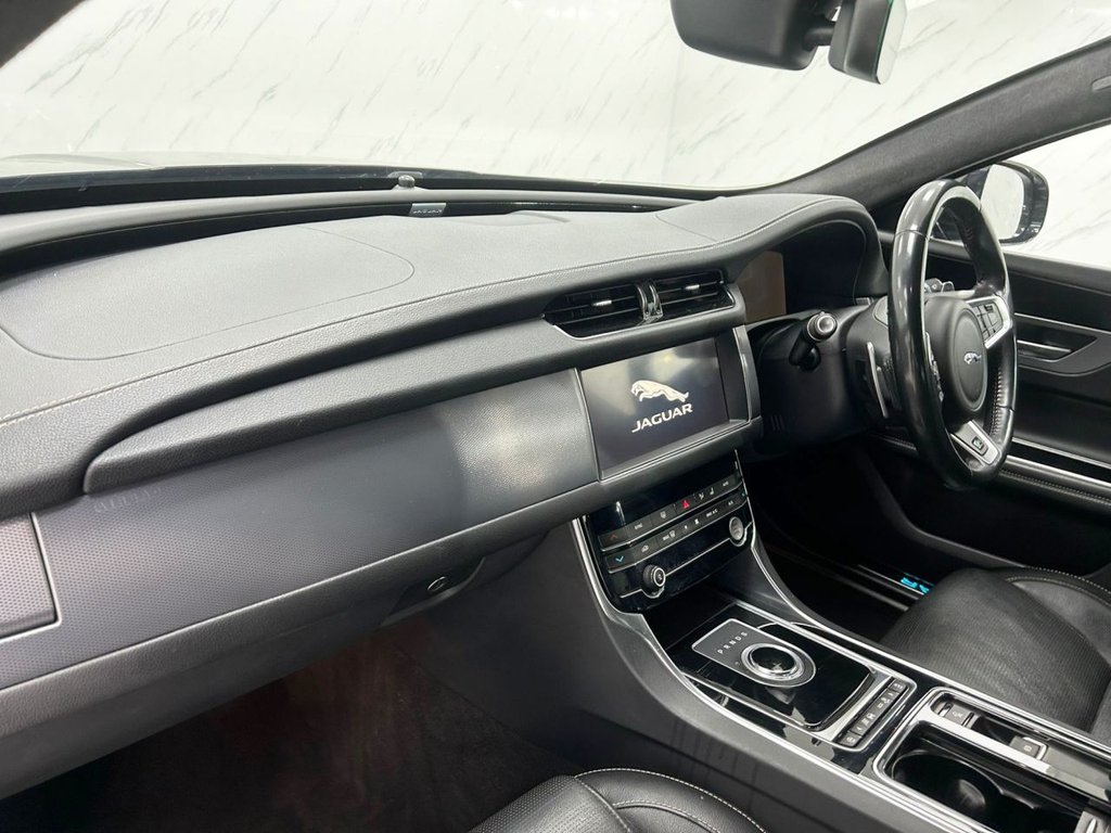 Used Jaguar XF 2019 for sale - 76665730: Photo 13