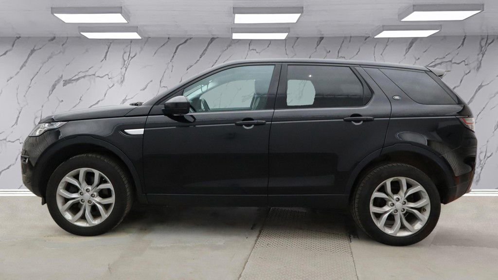 Used Land Rover Discovery Sport 2017 for sale - 77498953: Photo 9
