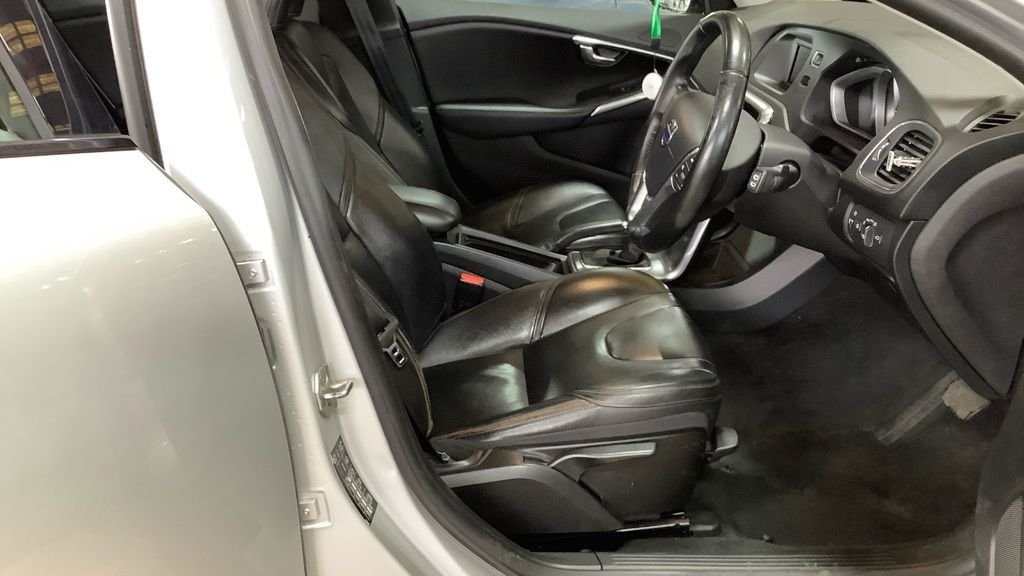 Used Volvo V40 Cross Country 2016 for sale - 77734587: Photo 14