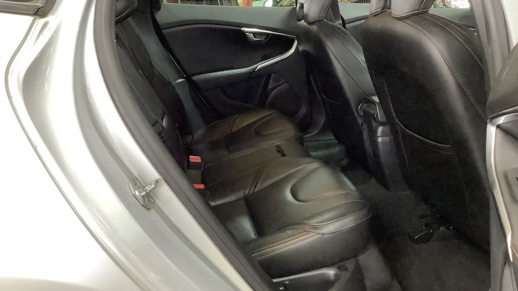 Used Volvo V40 Cross Country 2016 for sale - 77734587: Photo 15