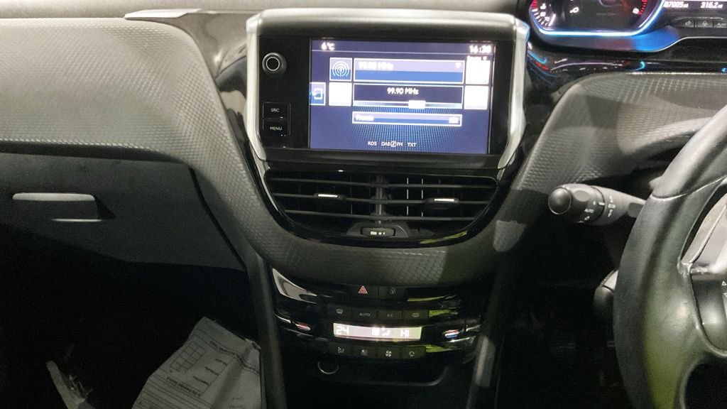 Used Peugeot 2008 2017 for sale - 77464114: Photo 11