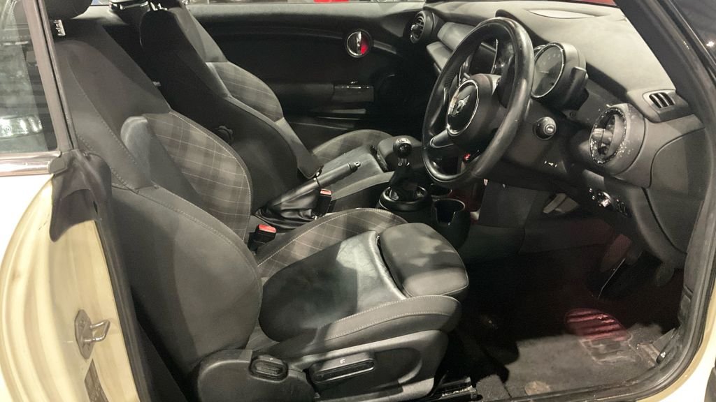 Used MINI Convertible 2016 for sale - 76923906: Photo 11