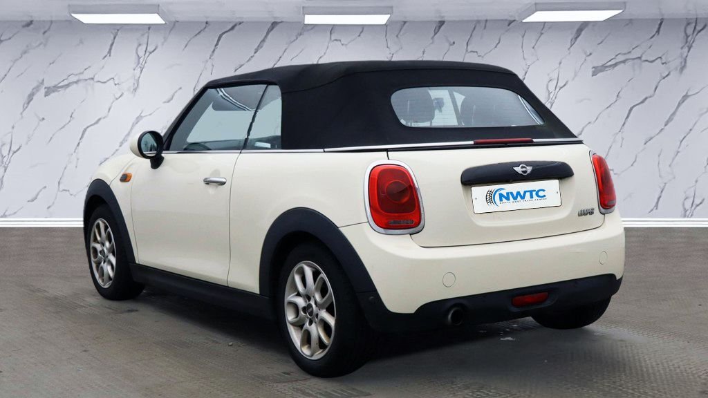 Used MINI Convertible 2016 for sale - 76923906: Photo 4