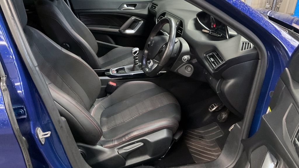 Used Peugeot 308 2018 for sale - 76386522: Photo 9