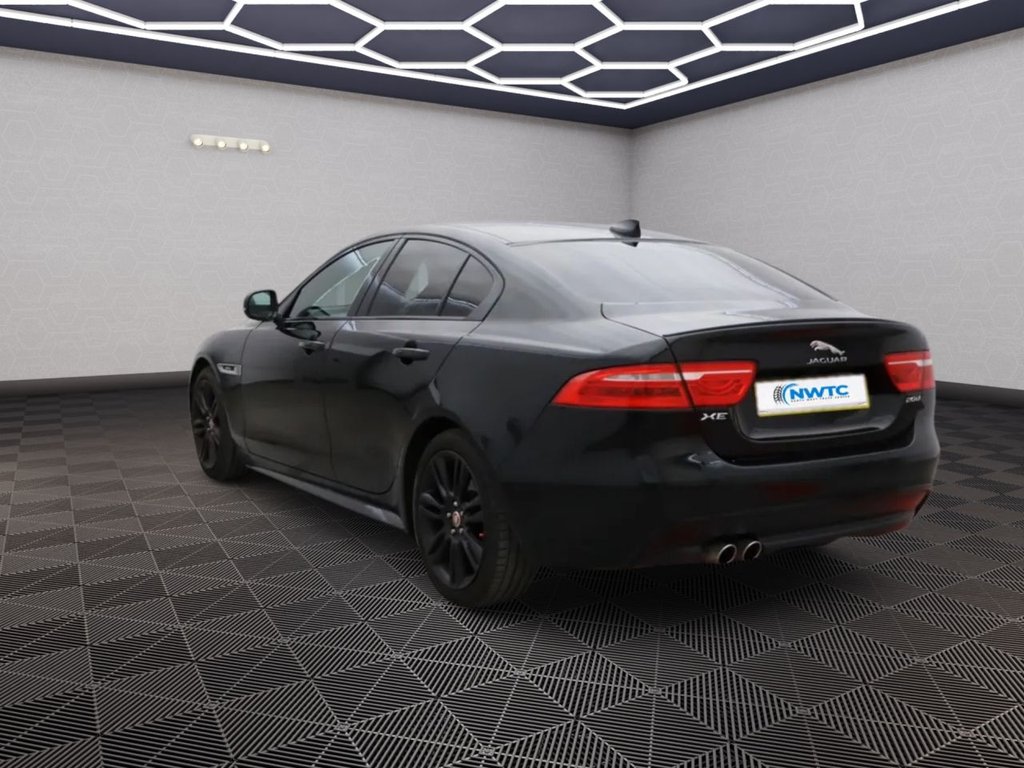 Used Jaguar XE 2017 for sale - 76367569: Photo 4