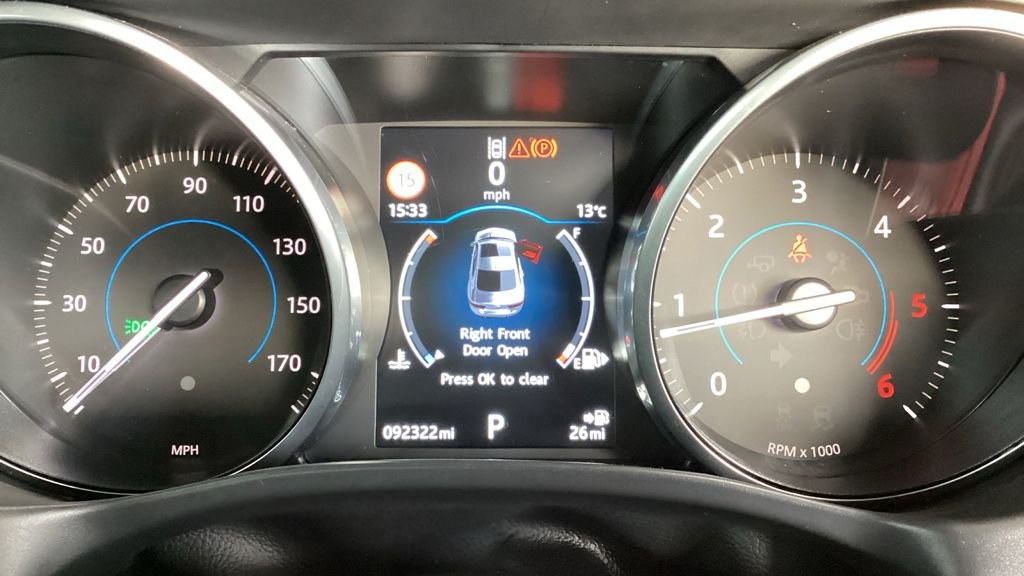 Used Jaguar XE 2017 for sale - 76367569: Photo 9