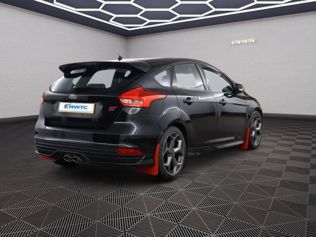Used Ford Focus 2017 for sale - 76367577: Photo 5
