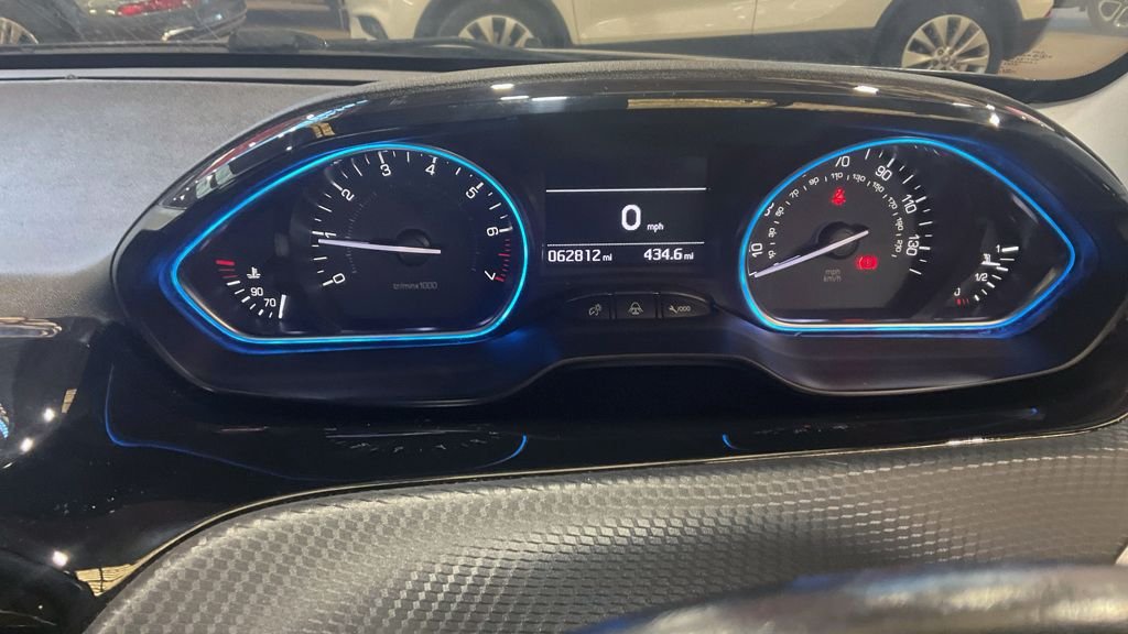 Used Peugeot 2008 2017 for sale - 76069059: Photo 9