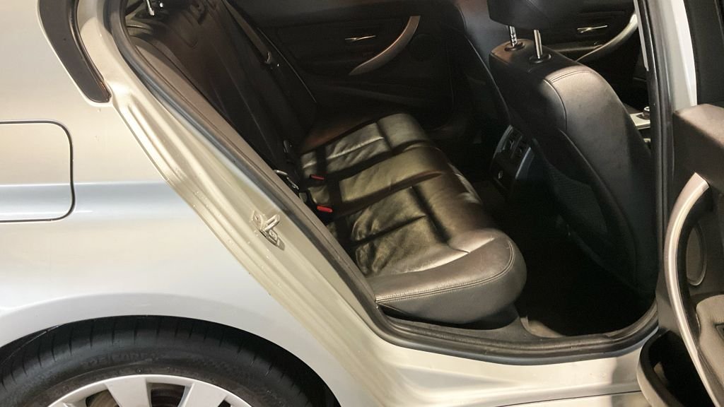 Used BMW 3 Series 2018 for sale - 76923899: Photo 11