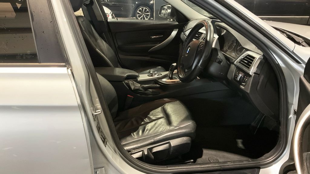 Used BMW 3 Series 2018 for sale - 76923899: Photo 12