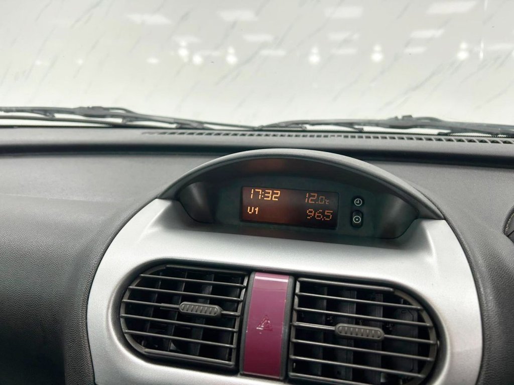 Used Vauxhall Corsa 2003 for sale - 76751367: Photo 14