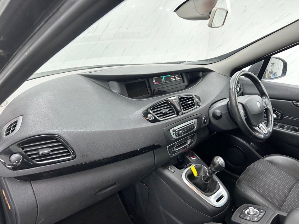 Used Renault Grand Scenic 2014 for sale - 76711445: Photo 17