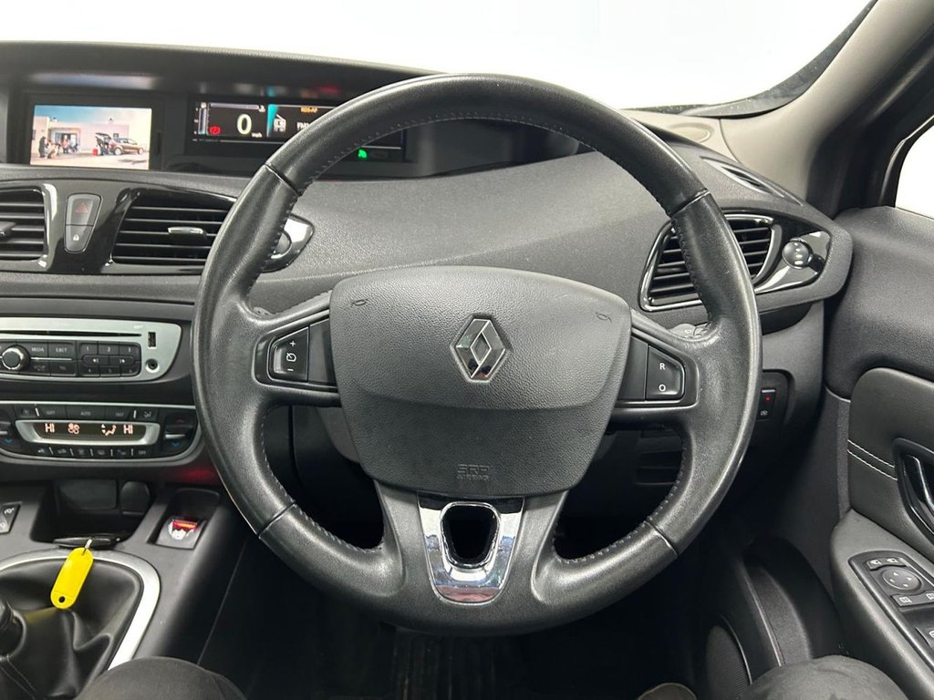 Used Renault Grand Scenic 2014 for sale - 76711445: Photo 20