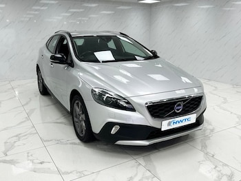 Used Volvo V40 2016 for sale - 79058689: Photo