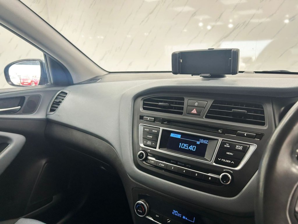 Used Hyundai i20 2015 for sale - 75752870: Photo 14