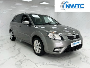 2011 (11) - **MAKE US AN OFFER! 5-Door