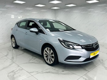 Used Vauxhall Astra 2017 for sale - 76185239: Photo 2