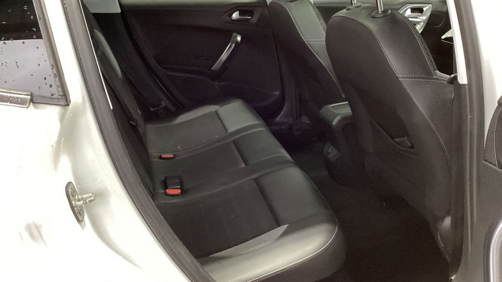 Used Peugeot 2008 2018 for sale - 76910408: Photo 11