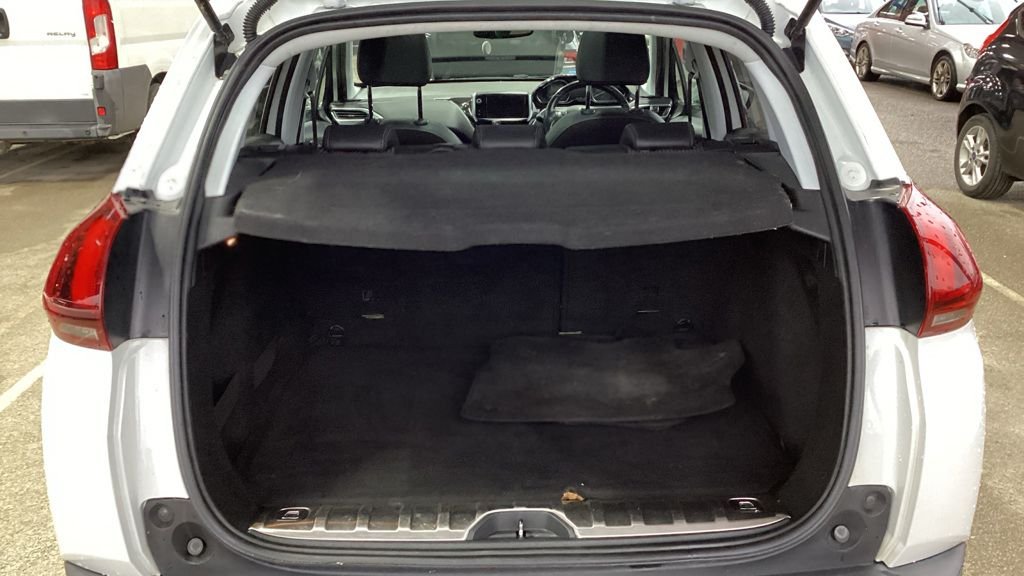 Used Peugeot 2008 2018 for sale - 76910408: Photo 12