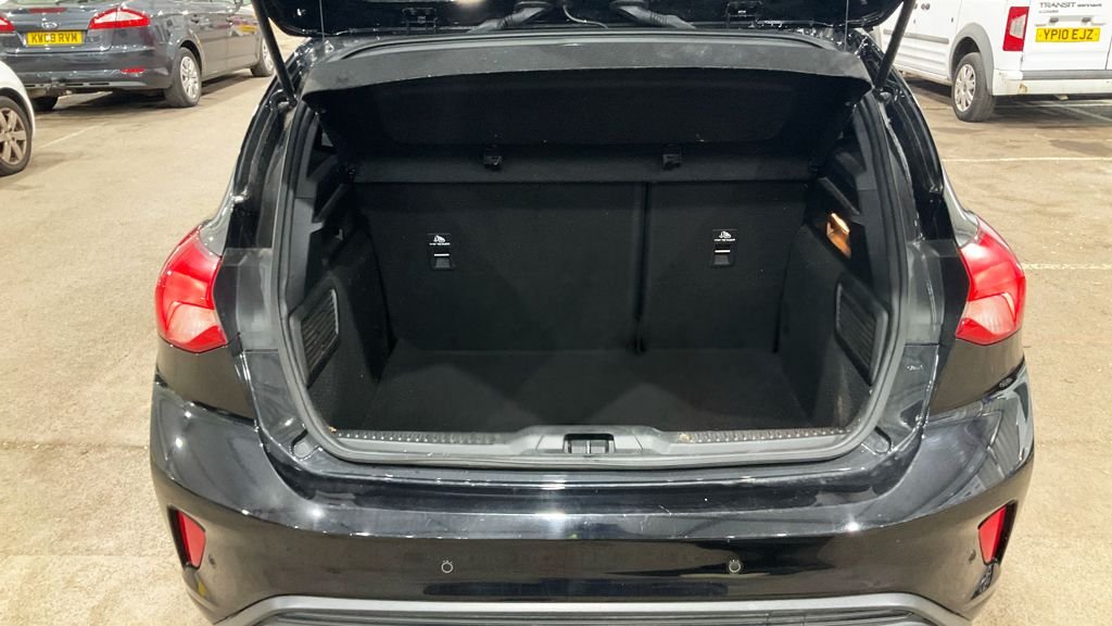 Used Ford Focus 2021 for sale - 76711036: Photo 10