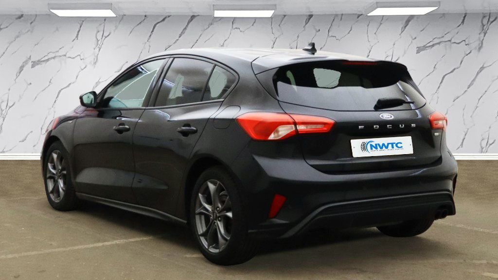 Used Ford Focus 2021 for sale - 76711036: Photo 4