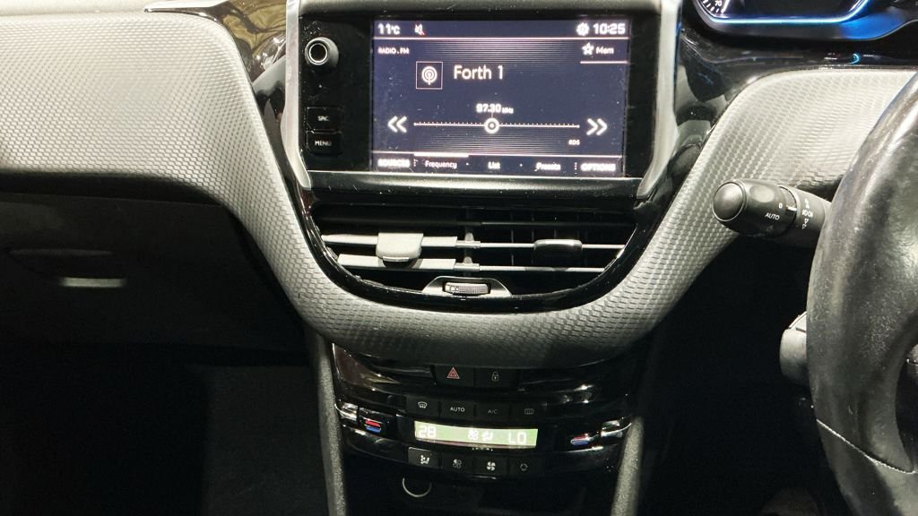 Used Peugeot 2008 2018 for sale - 76417277: Photo 8