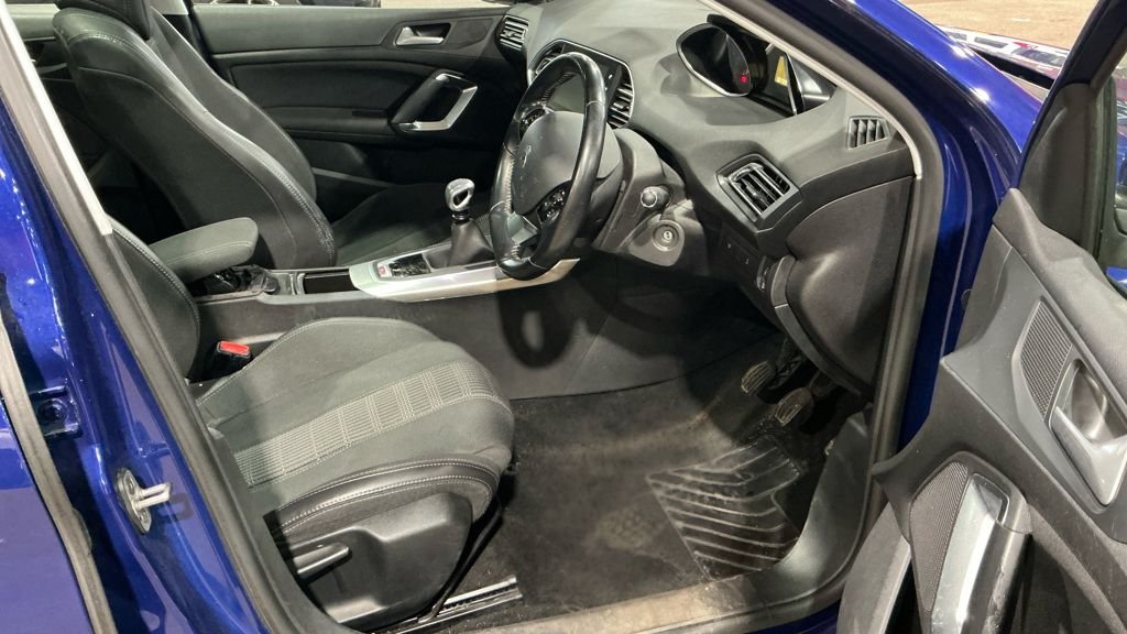 Used Peugeot 308 2017 for sale - 76386531: Photo 10