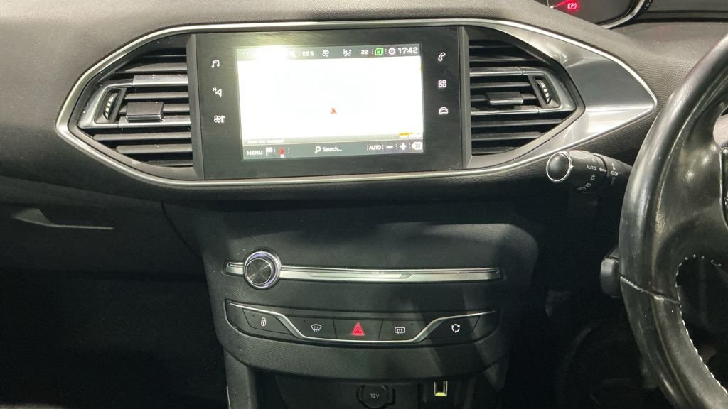 Used Peugeot 308 2017 for sale - 76386531: Photo 8