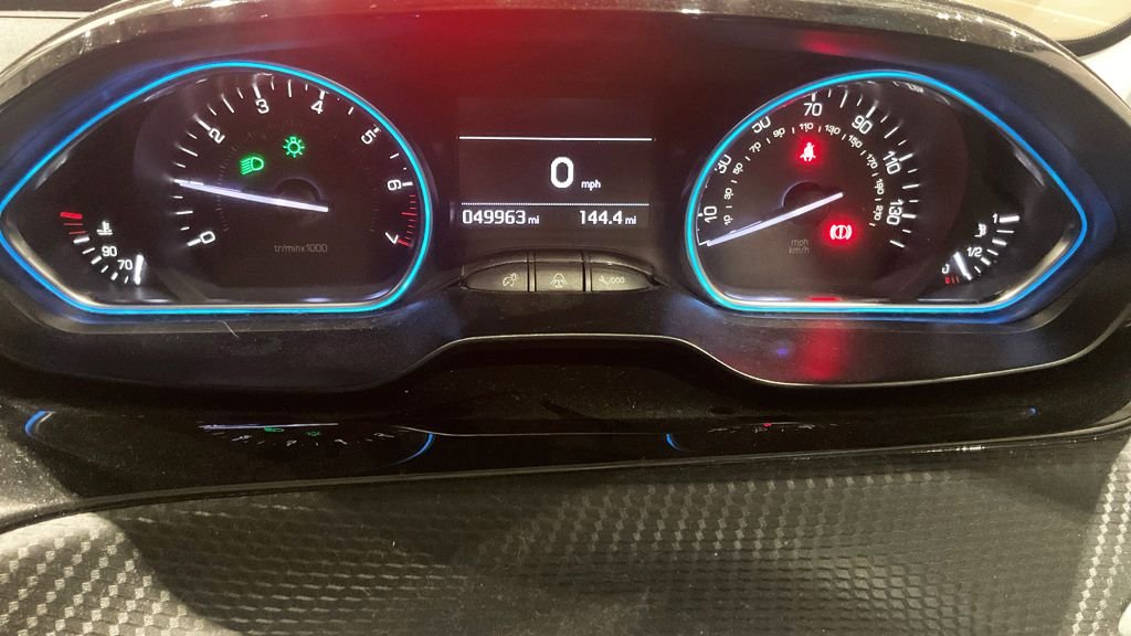 Used Peugeot 2008 2017 for sale - 76430268: Photo 9