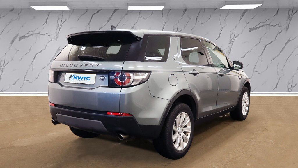 Used Land Rover Discovery Sport 2016 for sale - 76430309: Photo 5