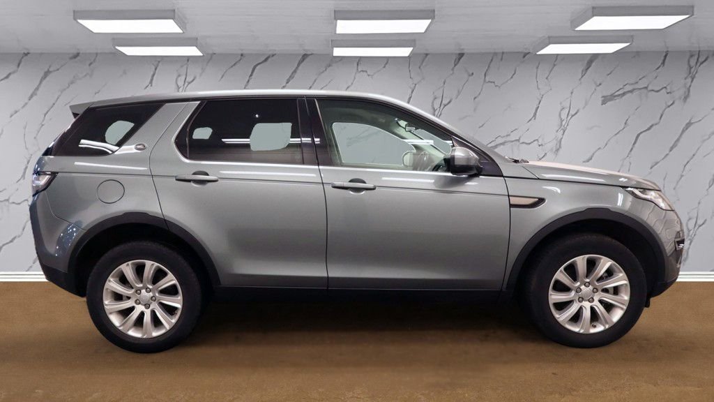 Used Land Rover Discovery Sport 2016 for sale - 76430309: Photo 6