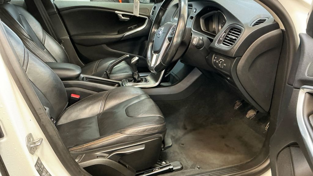 Used Volvo V40 Cross Country 2014 for sale - 77227379: Photo 11