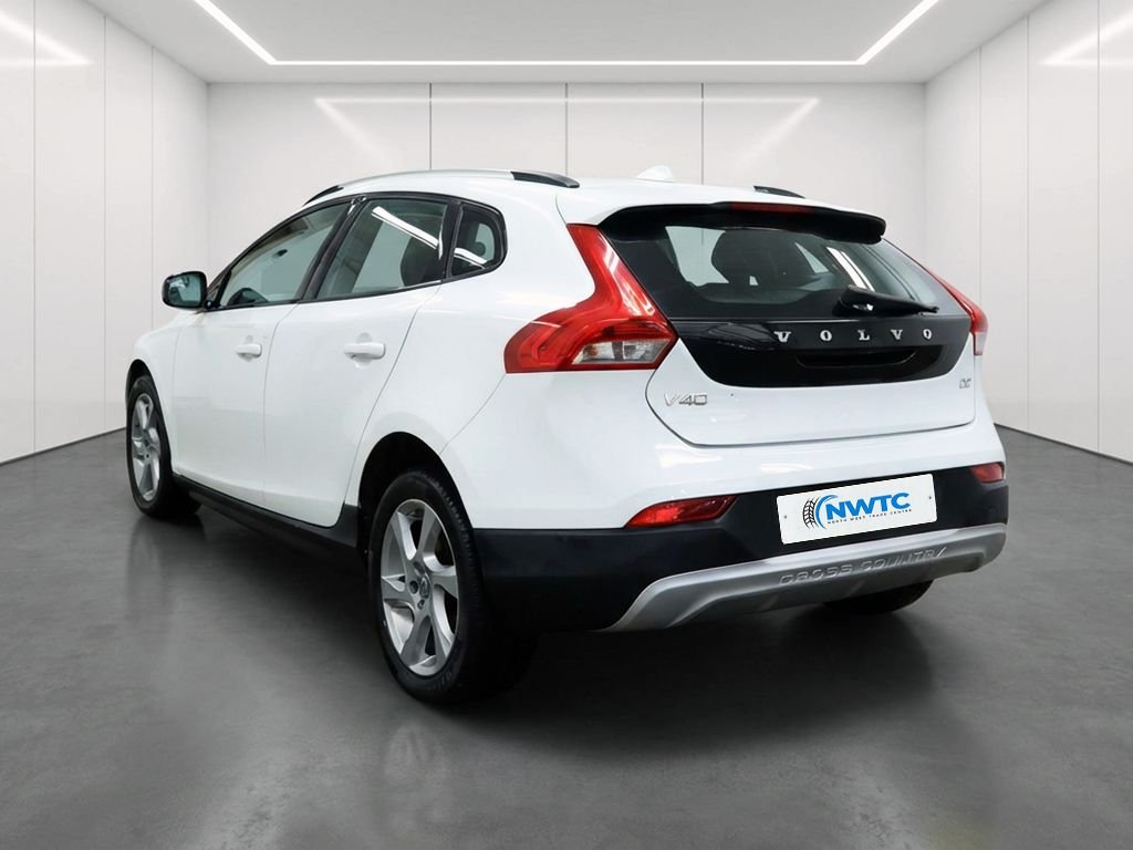 Used Volvo V40 Cross Country 2014 for sale - 77227379: Photo 4