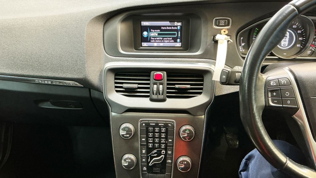 Used Volvo V40 Cross Country 2014 for sale - 77227379: Photo 9