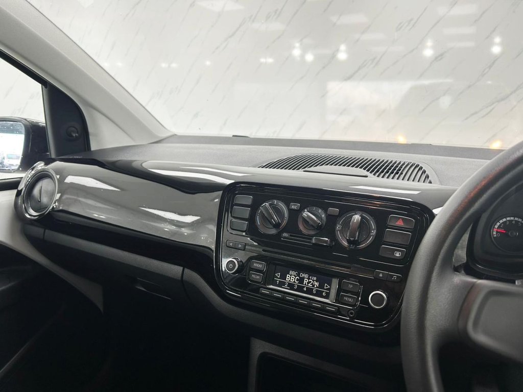 Used Volkswagen up! 2016 for sale - 76345893: Photo 13