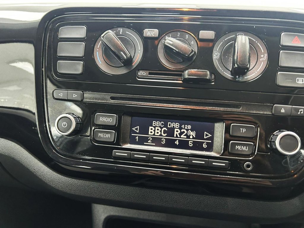 Used Volkswagen up! 2016 for sale - 76345893: Photo 14