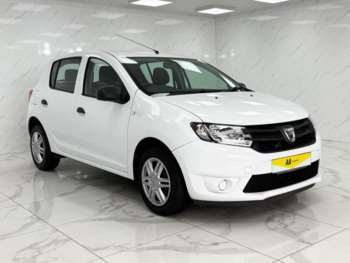 Used Dacia Sandero 2016 for sale - 74208896: Photo