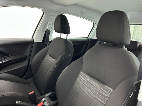 Used Peugeot 208 2015 for sale - 74391213: Photo 13