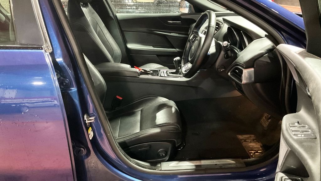 Used Jaguar XE 2016 for sale - 76724972: Photo 10